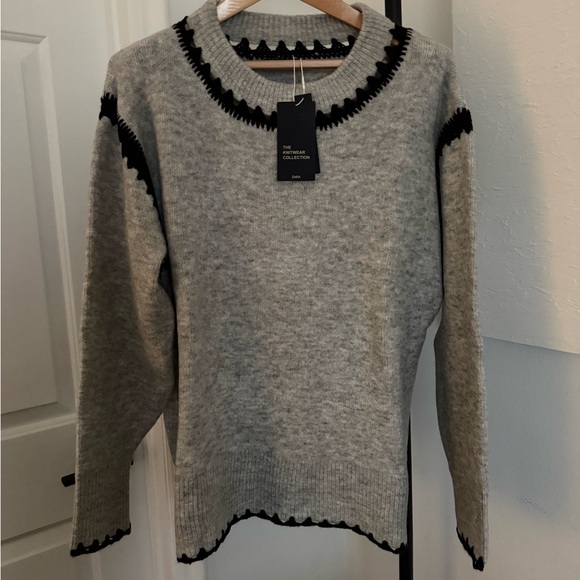 Zara Gray w/Navy Detail Crew Neck Sweater - Picture 2 of 6
